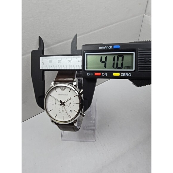 Emporio Armani Luigi AR1846 Chronograph White Dial Brown Leather New Battery - Picture 5 of 12